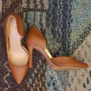 Merona Shoes - Merona (Target) Cognac Pointed Toe Heels 8 Merona Shoes - Merona (Target) Cognac Pointed Toe Heels 8